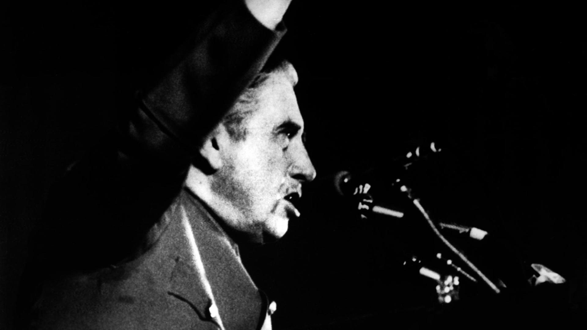 Der chilenische Präsident und Diktator Augusto Pinochet hält eine Rede am Tag der Volksabstimmung über eine neue Verfassung am 11.09.1980 in Santiago de Chile. Der chilenische Präsident und Diktator Augusto Pinochet hält eine Rede am Tag der Volksabstimmung über eine neue Verfassung am 11.09.1980 in Santiago de Chile.
