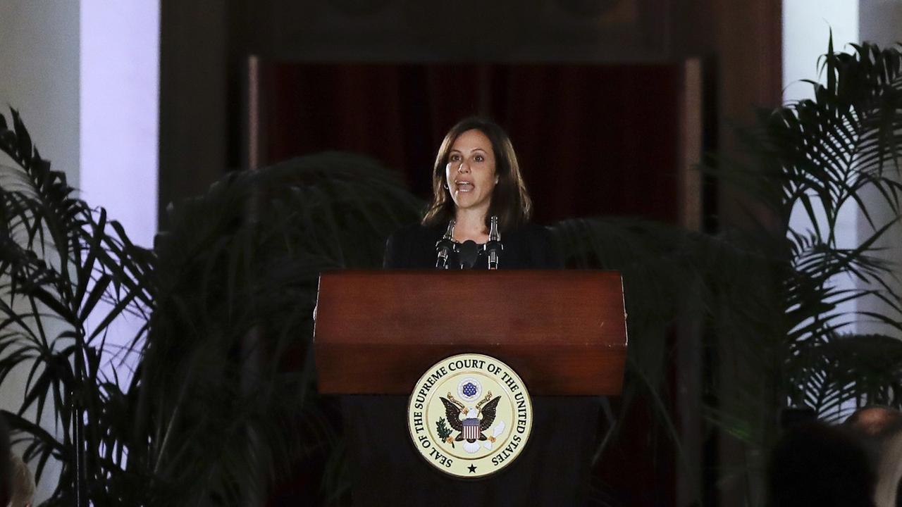 Rachel Barkow bei einer Rede in der Großen Halle des Supreme Court in Washington