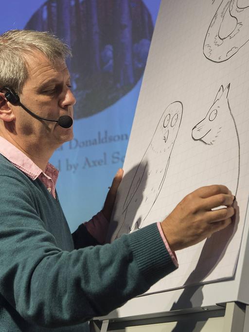 Der Kinderbuchautor Axel Scheffler bei einem Termin auf der Frankfurter Buchmesse 2014