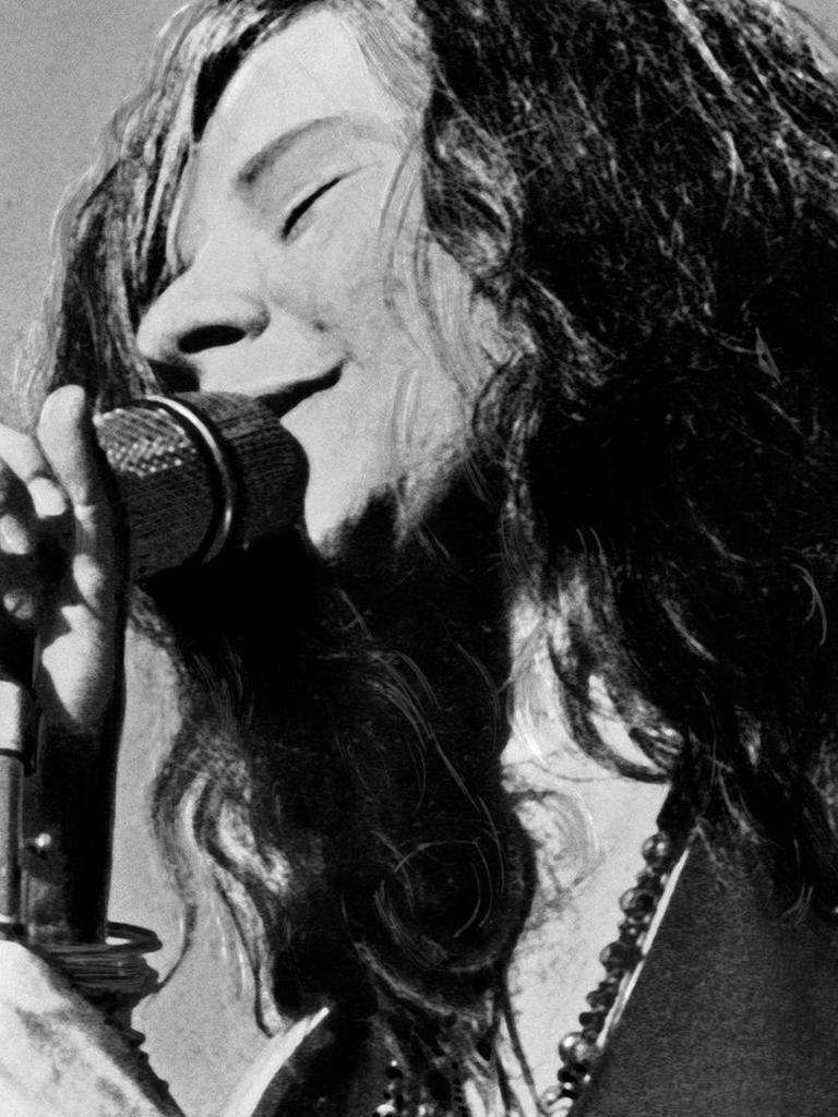 Die amerikanische Sängerin Janis Joplin bei einem Auftritt Ende der 1960er-Jahre.