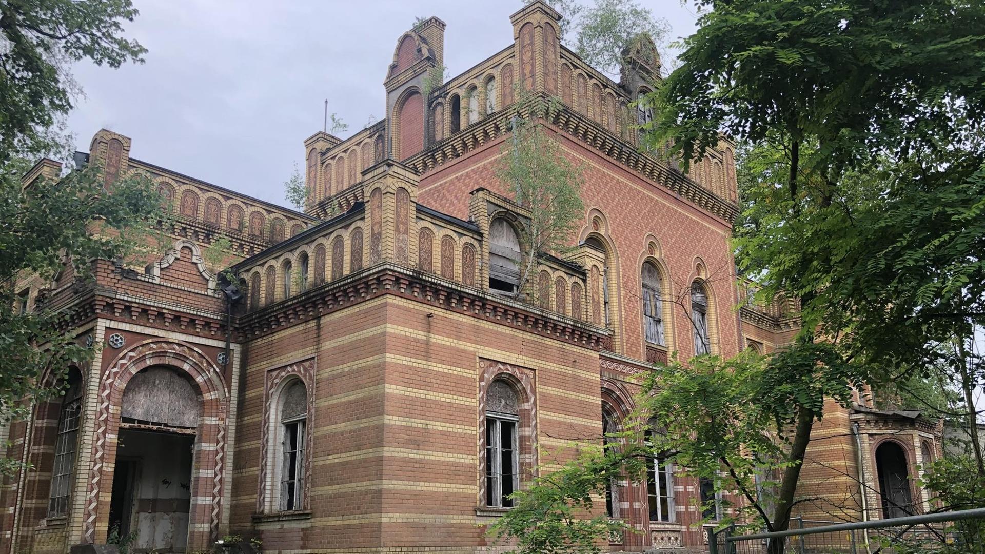 Gut Gentzrode ist ein maurischer Palast aus dem 19. Jahrhundert, versteckt in märkischen Wäldern bei Neuruppin