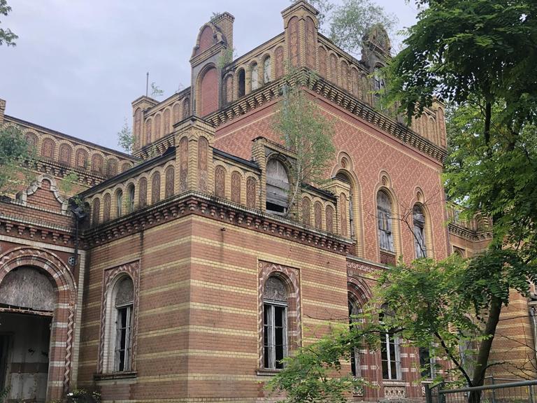 Gut Gentzrode ist ein maurischer Palast aus dem 19. Jahrhundert, versteckt in märkischen Wäldern bei Neuruppin
