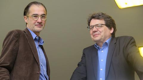 Aris Fioretis (l) und Thomas Geiger zu Gast im Funkhaus von Deutschlandradio Kultur.