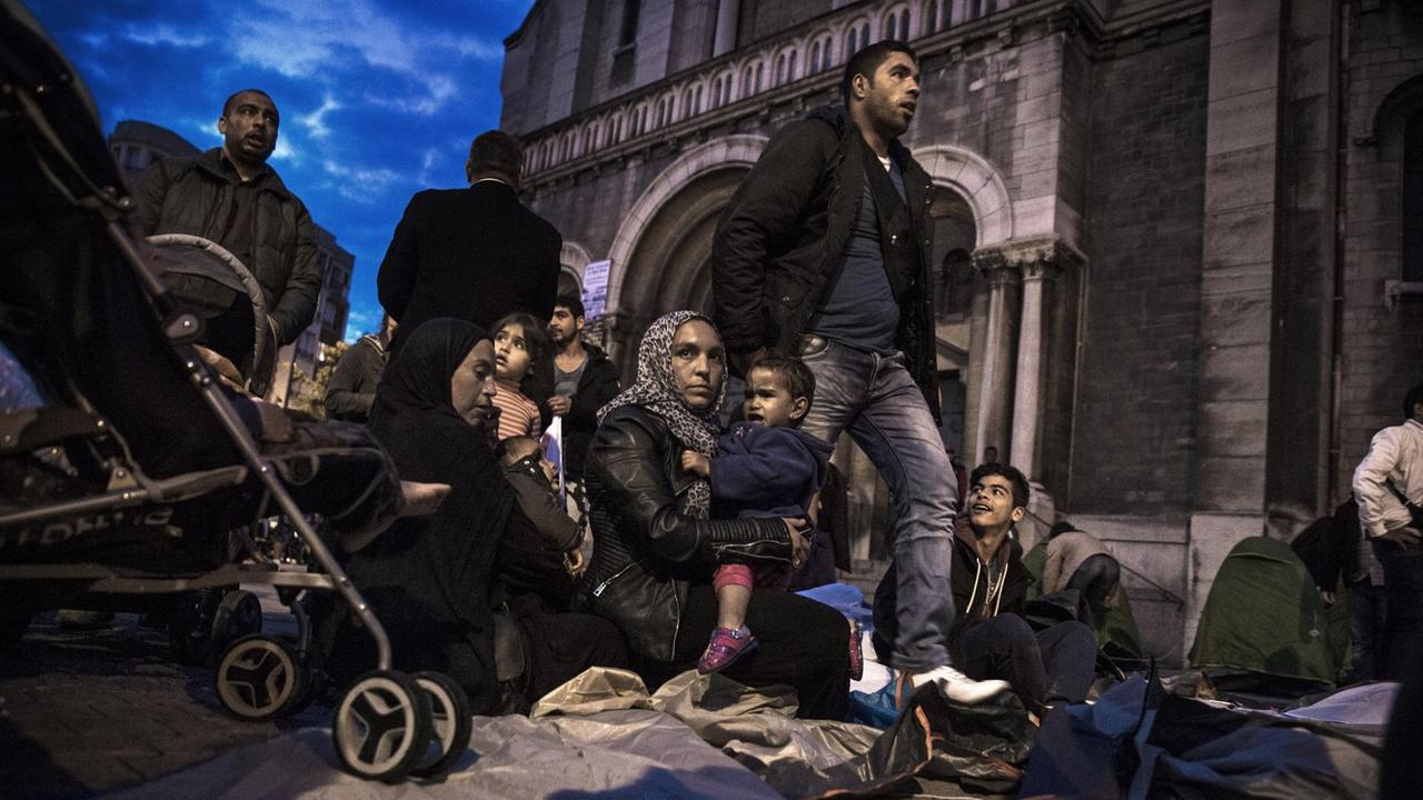 Syrische Flüchtlinge Mitte September in der nördlichen Pariser Banlieue Saint-Ouen 