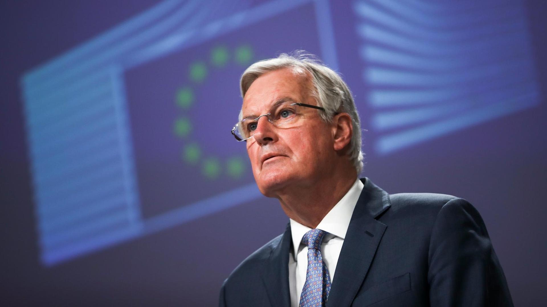 Belgien, Brüssel: Michel Barnier, Brexit-Verhandlungsführer der Europäischen Union, präsentiert bei einer Pressekonferenz die möglichen Verhandlungslinie der EU.