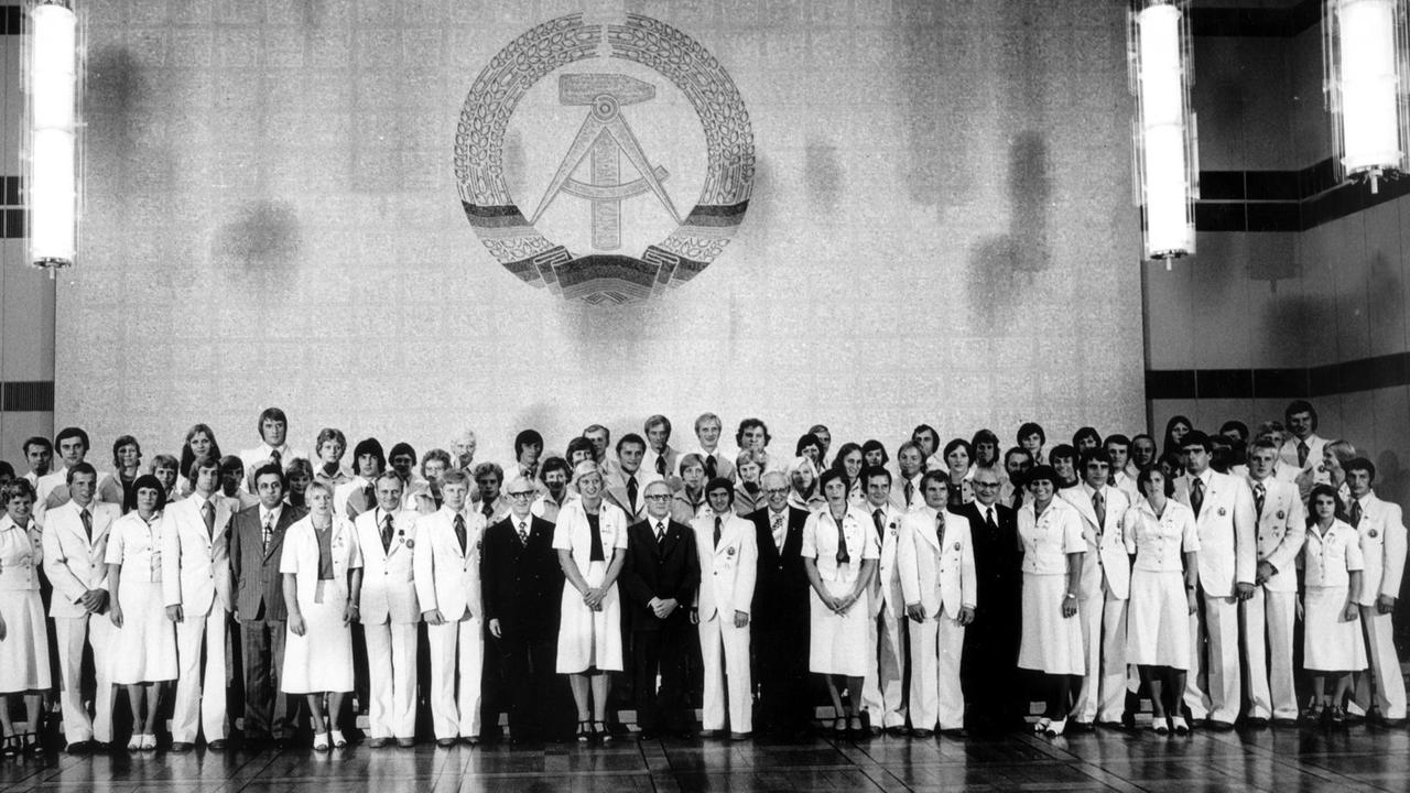 Die DDR-Olympiamannschaft wird am 10.9.1976 im Staatsratsgebäude in Berlin empfangen.