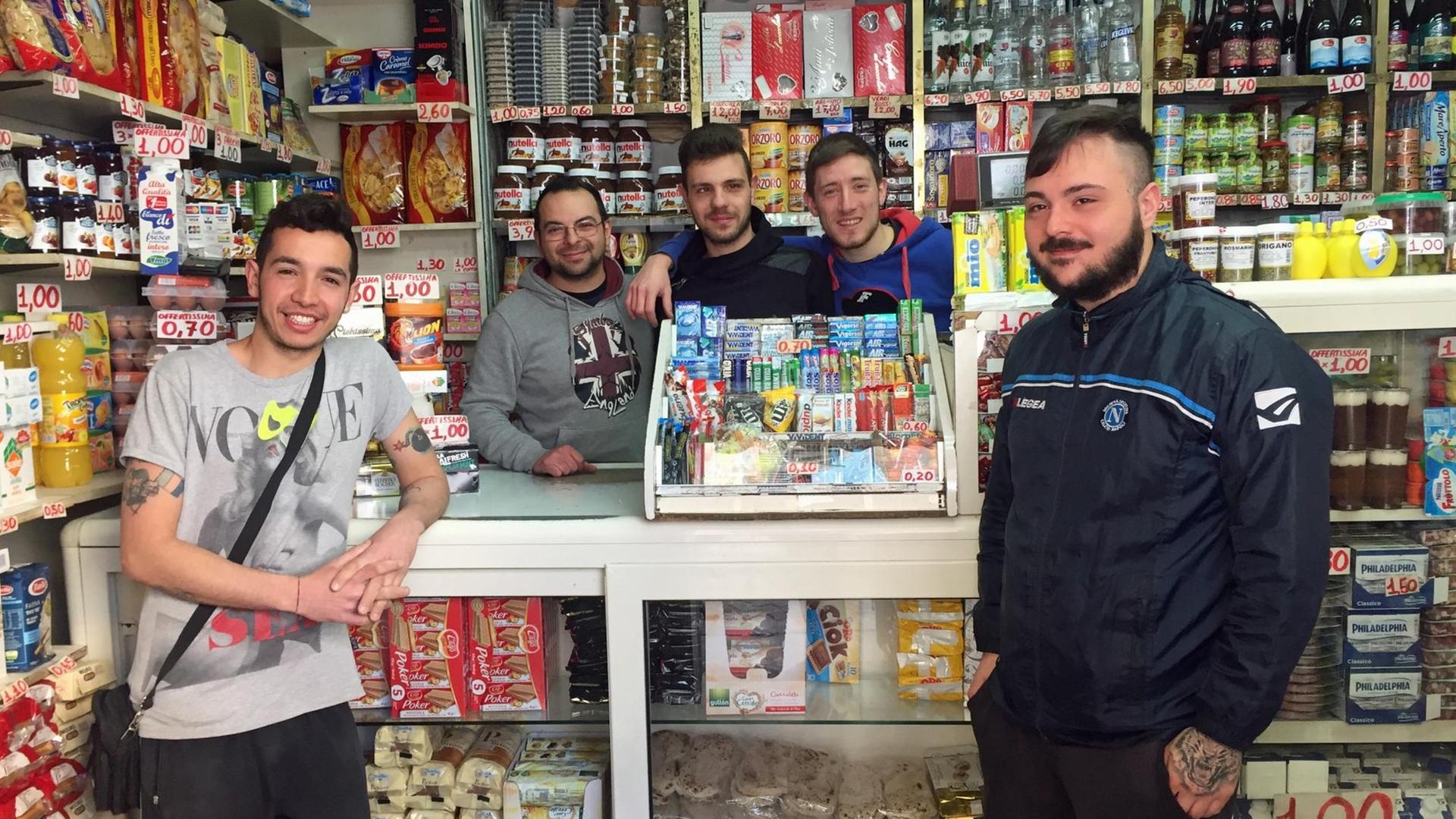Die Jungs vom Krämerladen in Neapel: "Die Politik sollte sich ein Beispiel an uns nehmen"