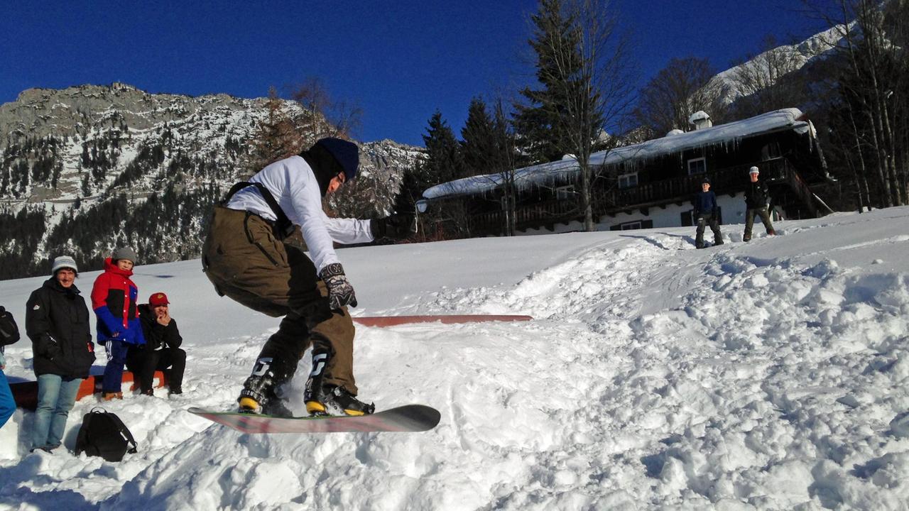 Snowboard-Training in den Alpen