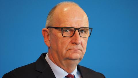 Dietmar Woidke (SPD), Ministerpräsident von Brandenburg, während einer Pressekonferenz zu den „Perspektiven zur Bewältigung der Corona-Pandemie für Brandenburg“. Vorangegangen war eine Kabinettssitzung.