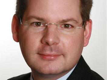 Oliver Holtemöller, Professor für Volkswirtschaftslehre an der Martin-Luther-Universität Halle-Wittenberg Oliver Holtemöller, Professor für Volkswirtschaftslehre an der Martin-Luther-Universität Halle-Wittenberg