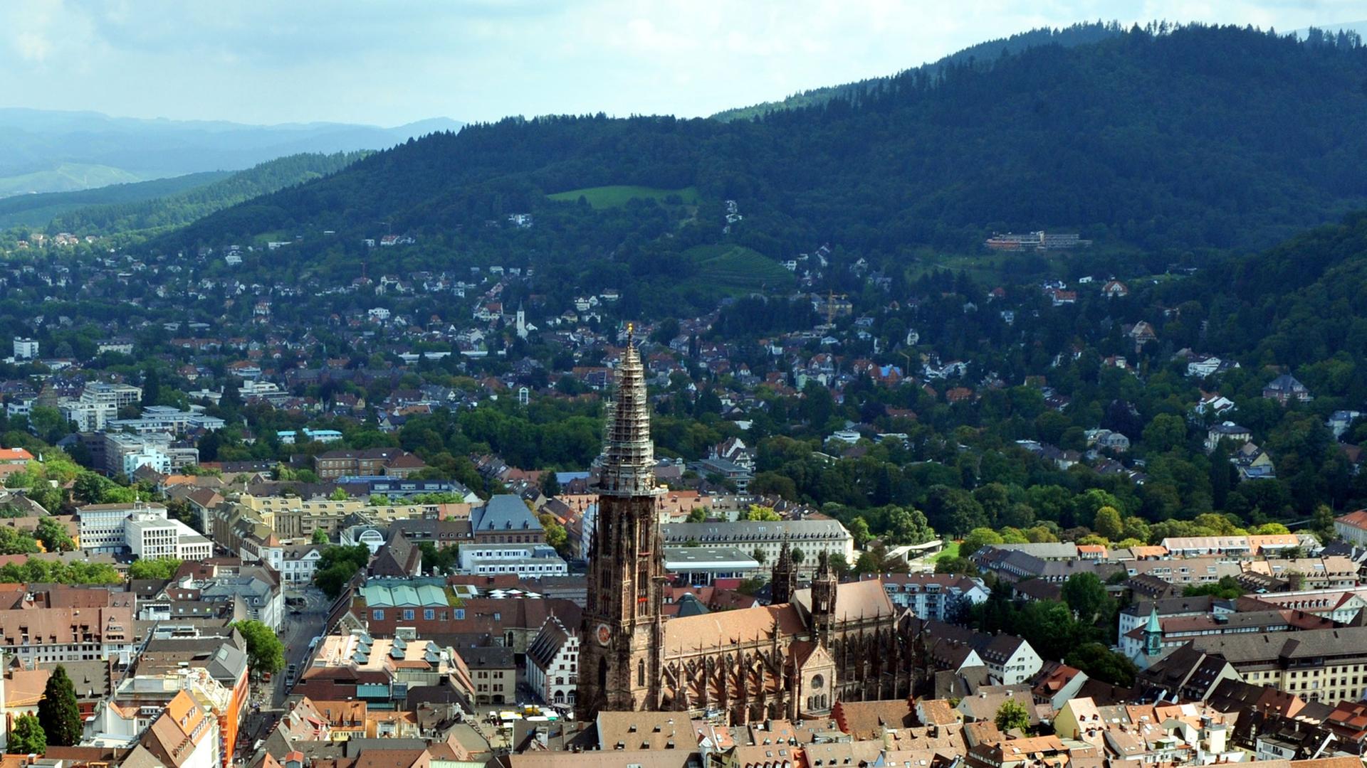 Luftbild der Freiburger Innenstadt mit Münster