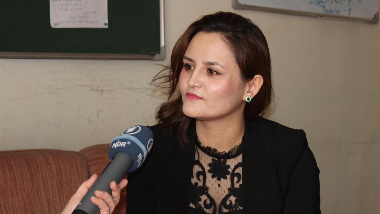 Lebt gegen den Willen ihrer  Eltern in Kabul - Setara Hassan will Frauen in Afghanistan ins Rampenlicht stellen.