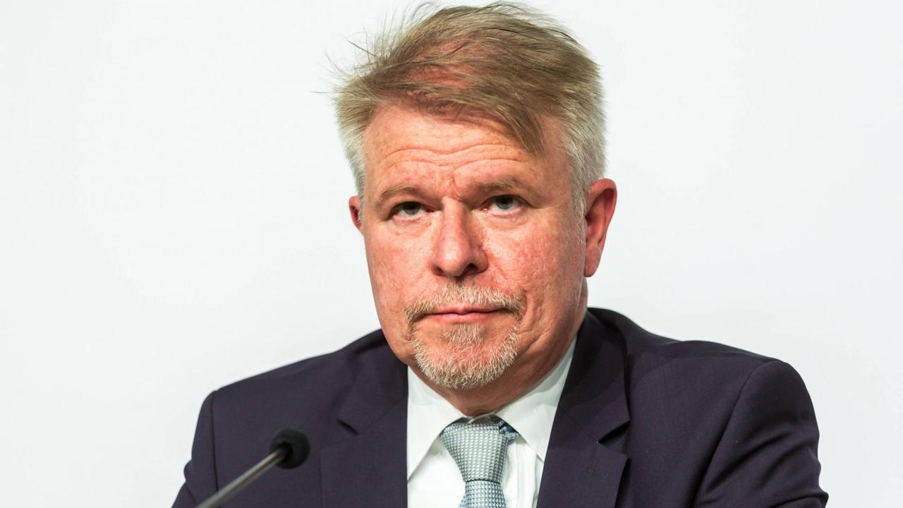 Dr. Helmut Schranmm, Geschäftsführer von Bayer Deutschland
