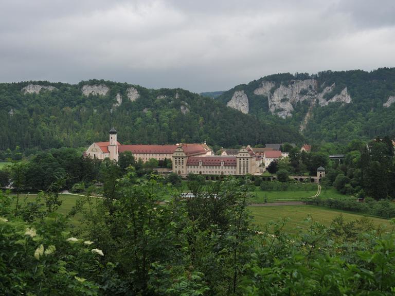 Die Erzabtei St.Martin mit dem Benediktinerkloster in Beuron im Donautal.