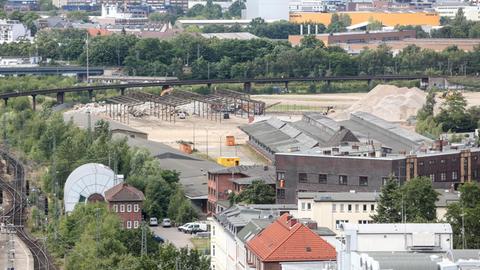 Eine Brachfläche in der Nähe des S-Bahnhofes Diebsteich in Hamburg. Die Deutsche Bahn verlegt den Fernbahnhof Hamburg-Altona und schafft so Platz für neuen Wohnraum.