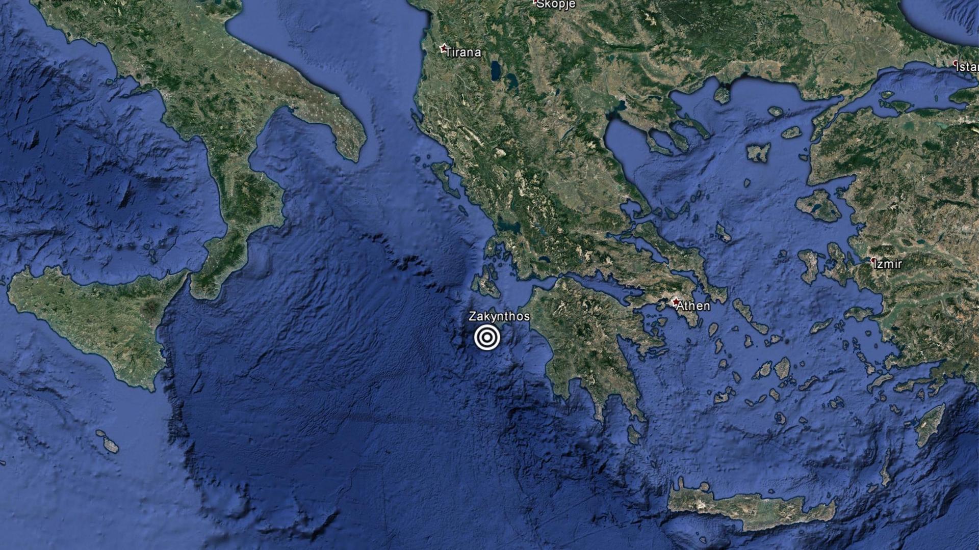 Die Google Earth-Satellitenaufnahme zeigt die griechische Insel Zakynthos und eine Markierung über dem Zentrum eines Erdbebens rund 44 Kilometer westlich von Zakynthos. Die Google Earth-Satellitenaufnahme zeigt die griechische Insel Zakynthos und eine Markierung über dem Zentrum eines Erdbebens rund 44 Kilometer westlich von Zakynthos.