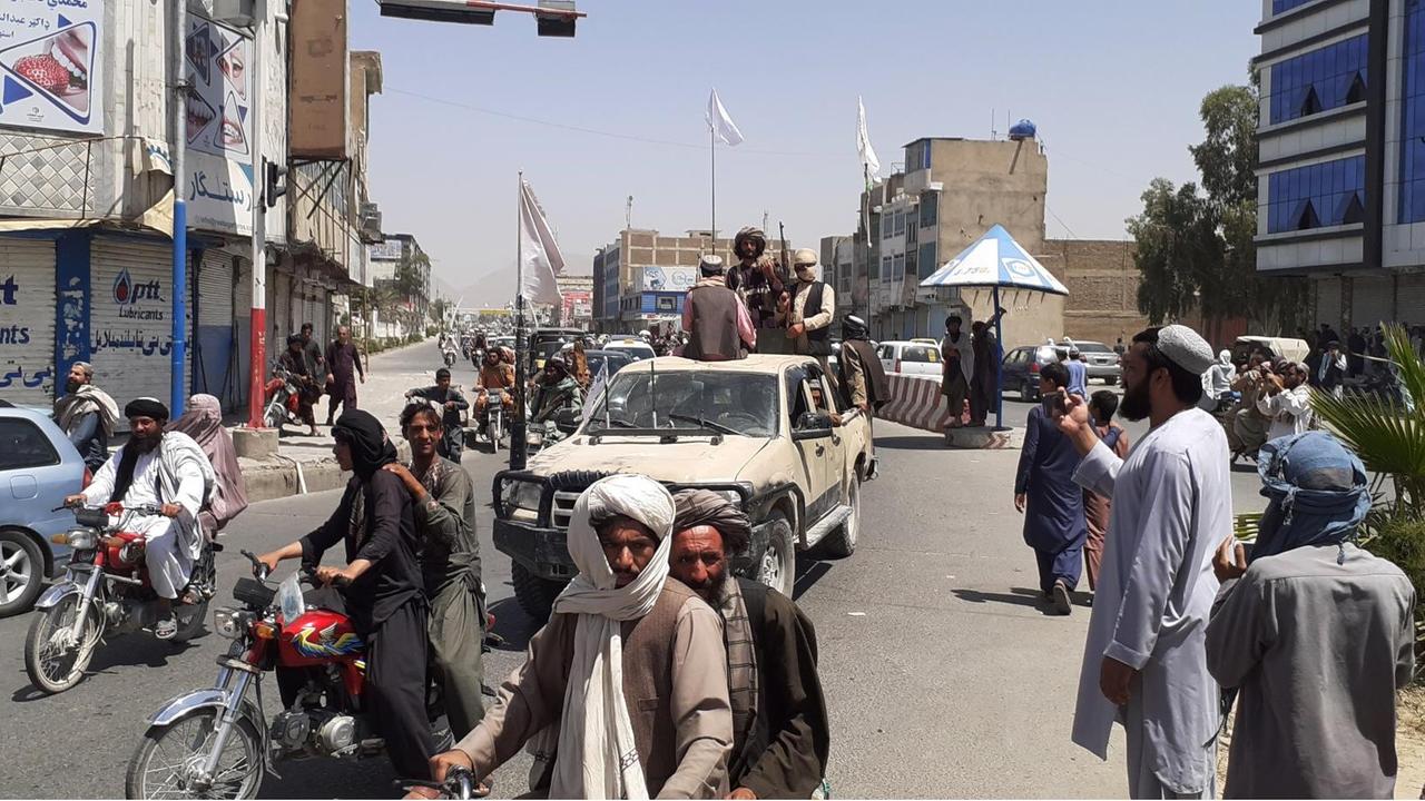 Taliban-Kämpfer in der afghanischen Stadt Kandahar am 13. August 2021