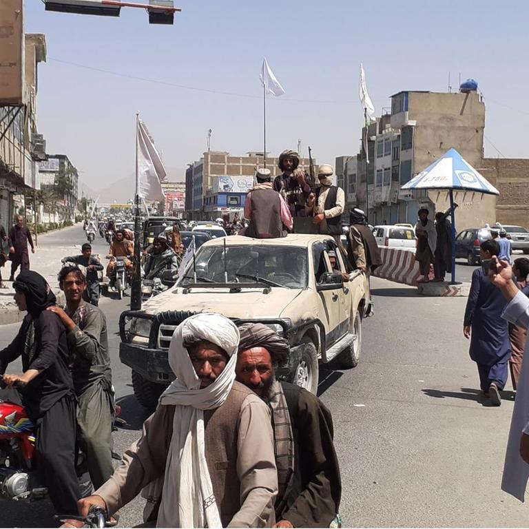 Taliban-Kämpfer in der afghanischen Stadt Kandahar am 13. August 2021 