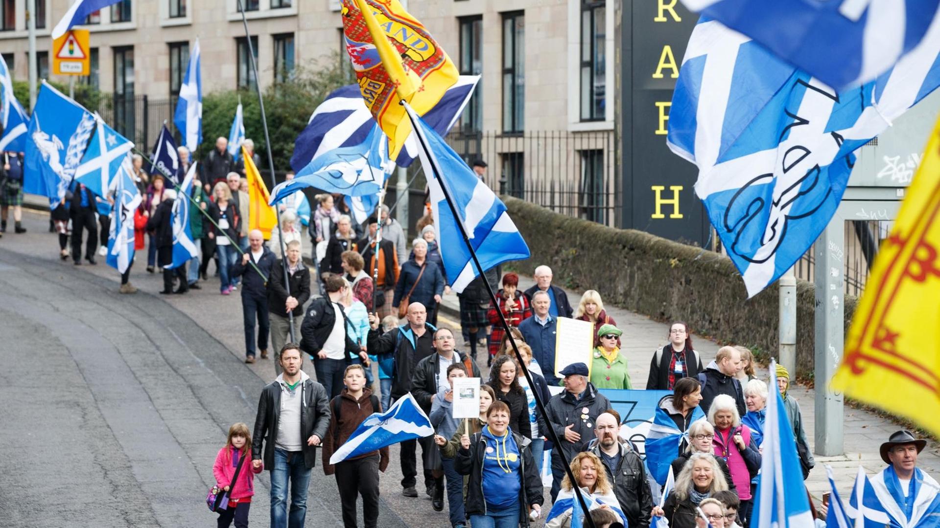 Demonstration in Edinburgh für die Unabhängigkeit Schottlands.