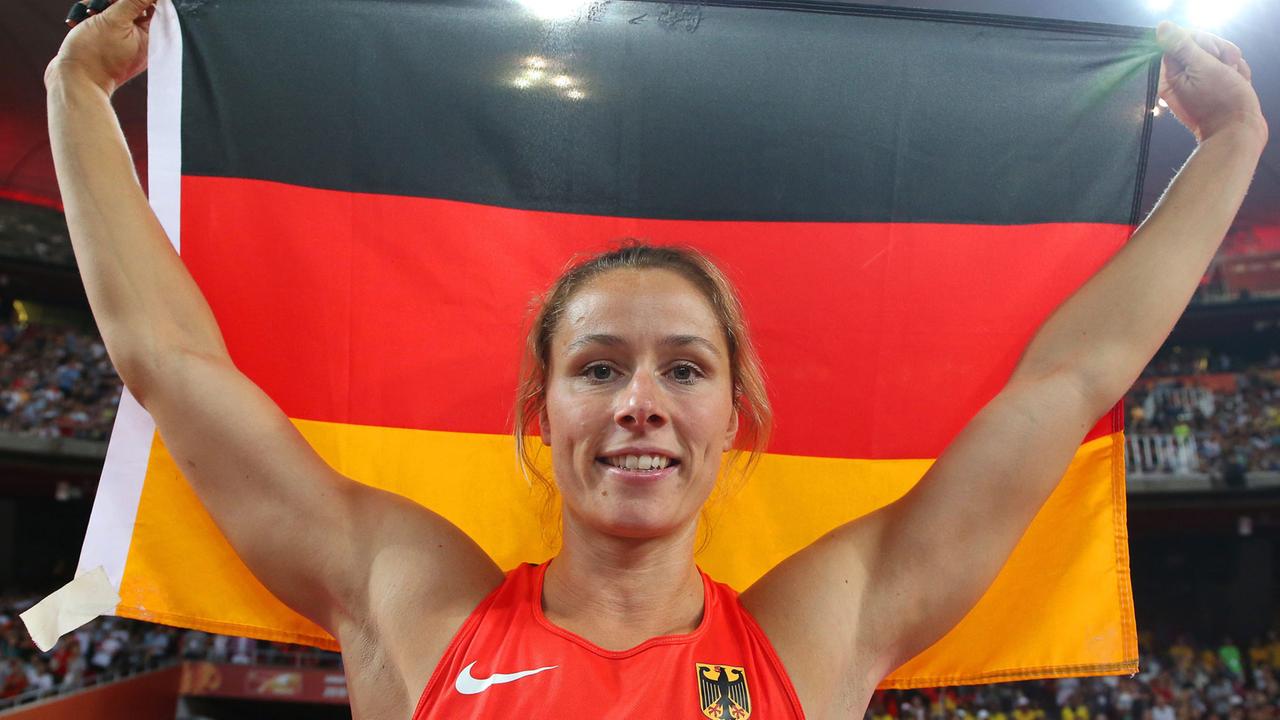 Speerwerferin Katharina Molitor nach ihrem WM-Sieg in Peking