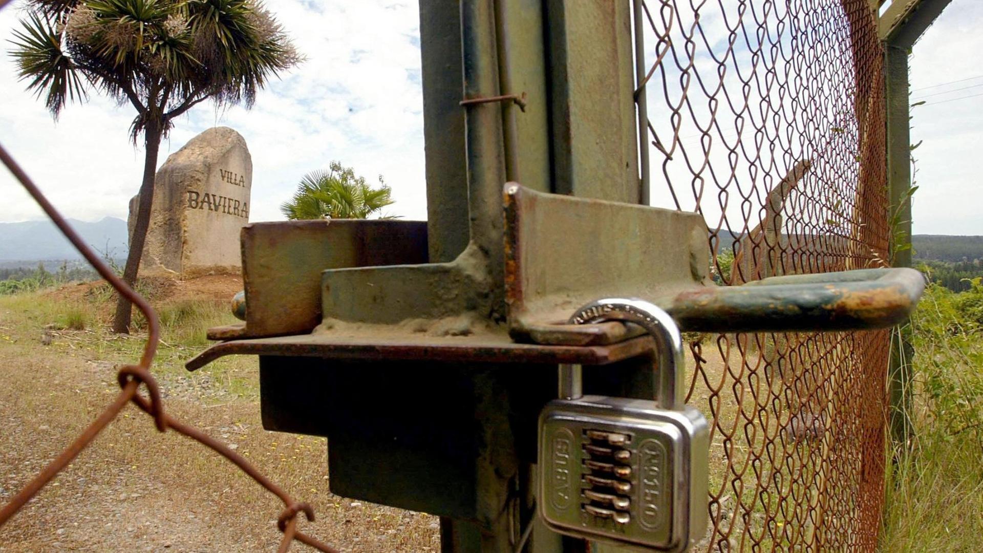 Eingang zur ehemaligen Colonia Dignidad in Chile