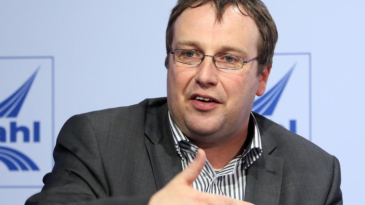 Oliver Krischer spricht bei einem Vortrag
