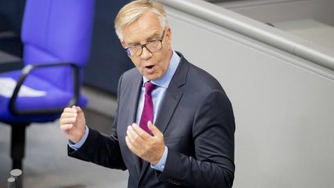19.06.2020, Berlin: Dietmar Bartsch, Fraktionsvorsitzender der Partei Die Linke, spricht während der 167. Sitzung des deutschen Bundestages bei einer aktuellen Stunde zum Thema Lobbyismus. Foto: Christoph Soeder/dpa | Verwendung weltweit