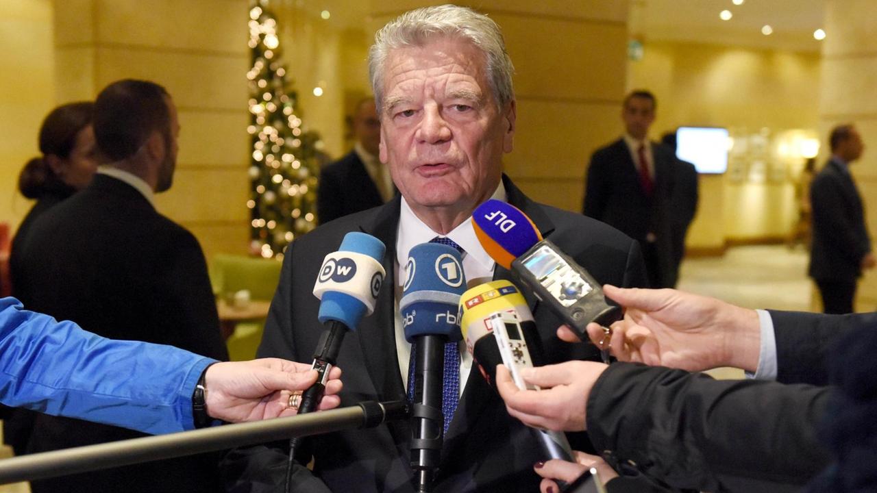Bundespräsident Joachim Gauck bei seiner Ankunft in der jordanischen Hauptstadt Amman.