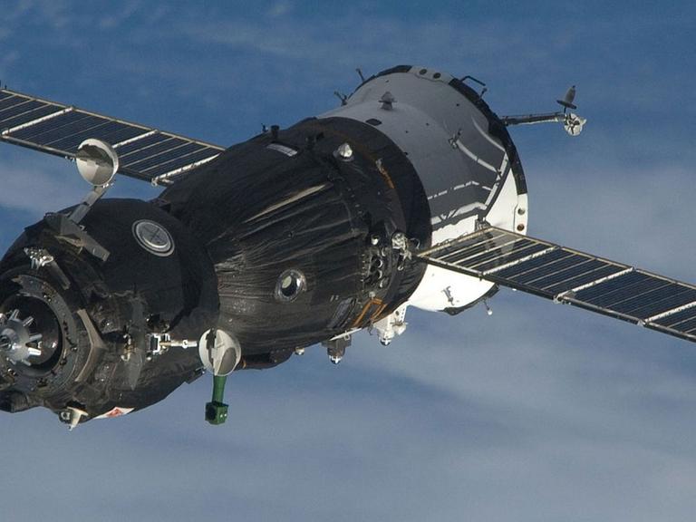 Eine Sojus-Kapsel im Anflug auf die ISS