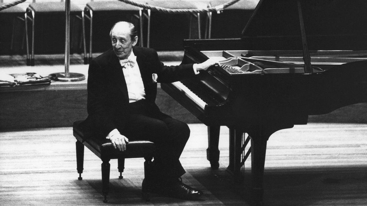 Der russsche Pianist Vladimir Horowitz (1904-1989) bei einem Auftritt im Amsterdam Concertgebouw am 26 November 1986