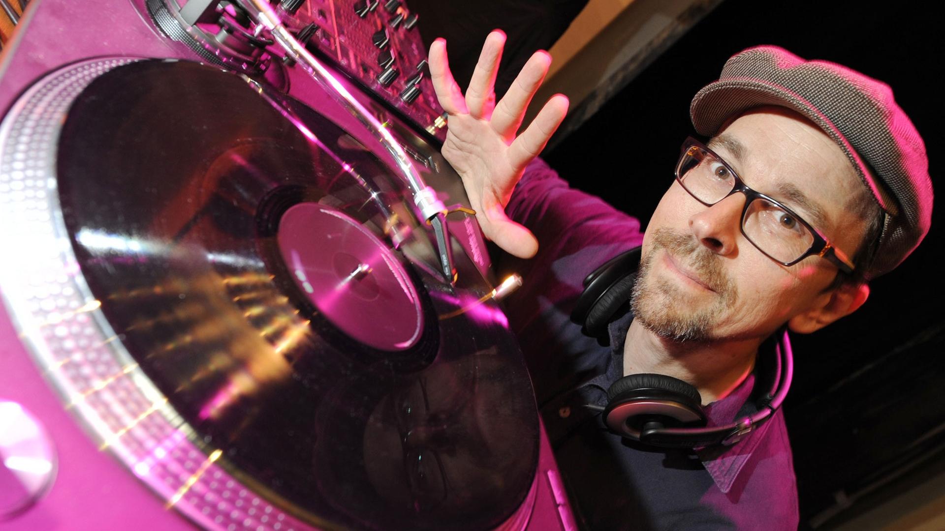 Der DJ und Autor Hans Nieswandt