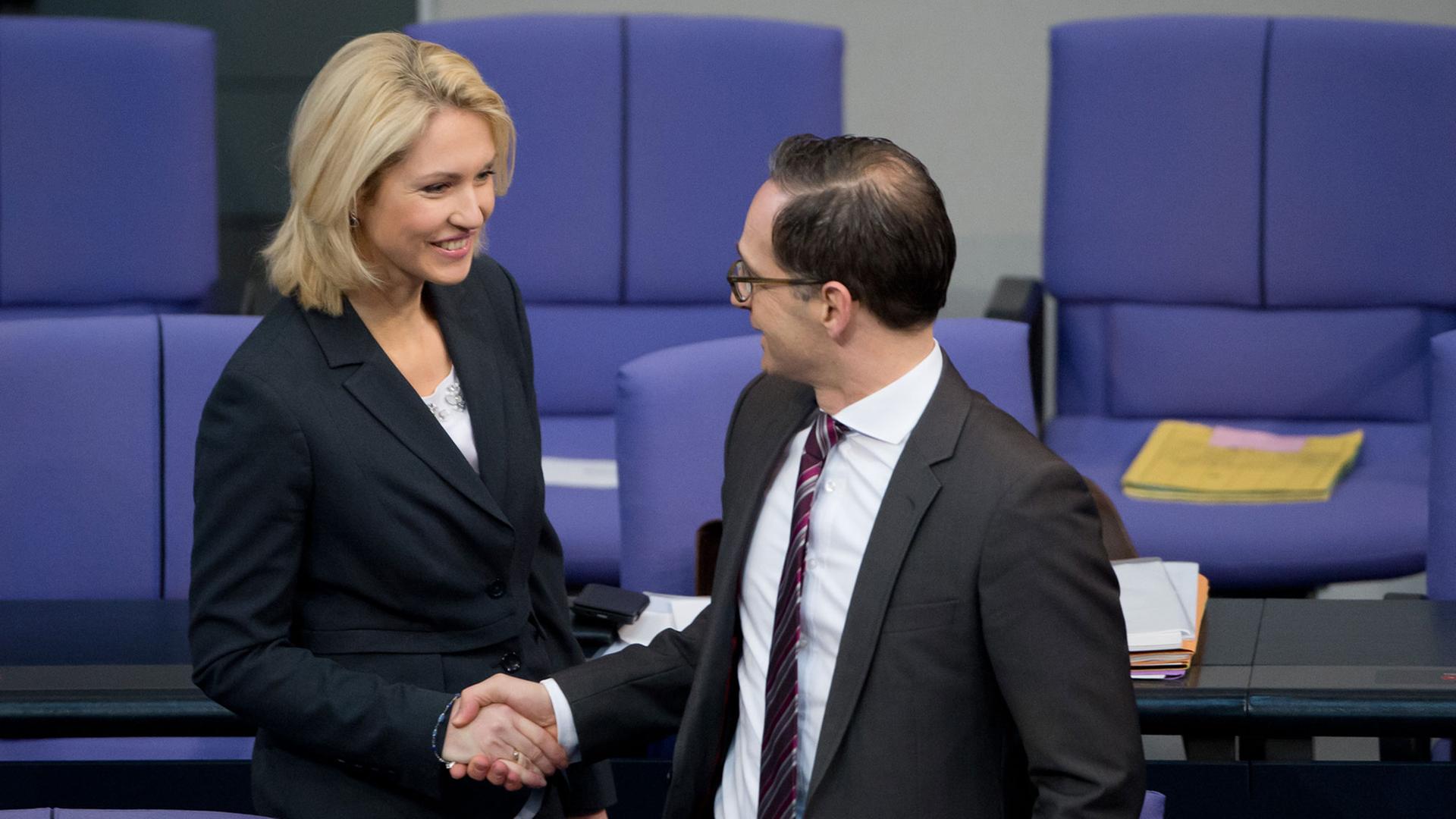 Bundesfamilienministerin Manuela Schwesig und Bundesjustizminister Heiko Maas (beide SPD) freuen sich, dass die Frauenquote kommt.