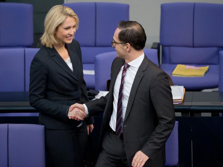 Bundesfamilienministerin Manuela Schwesig und Bundesjustizminister Heiko Maas (beide SPD) freuen sich, dass die Frauenquote kommt.
