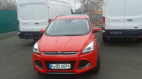 Autonomes Einparken mit einem modifizierten Ford Kuga.