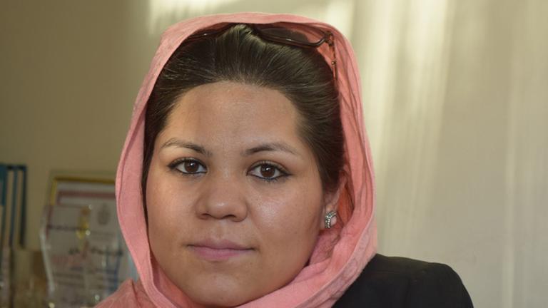 Die afghanische Frauenrechtlerin Wazhma Frogh im Porträt