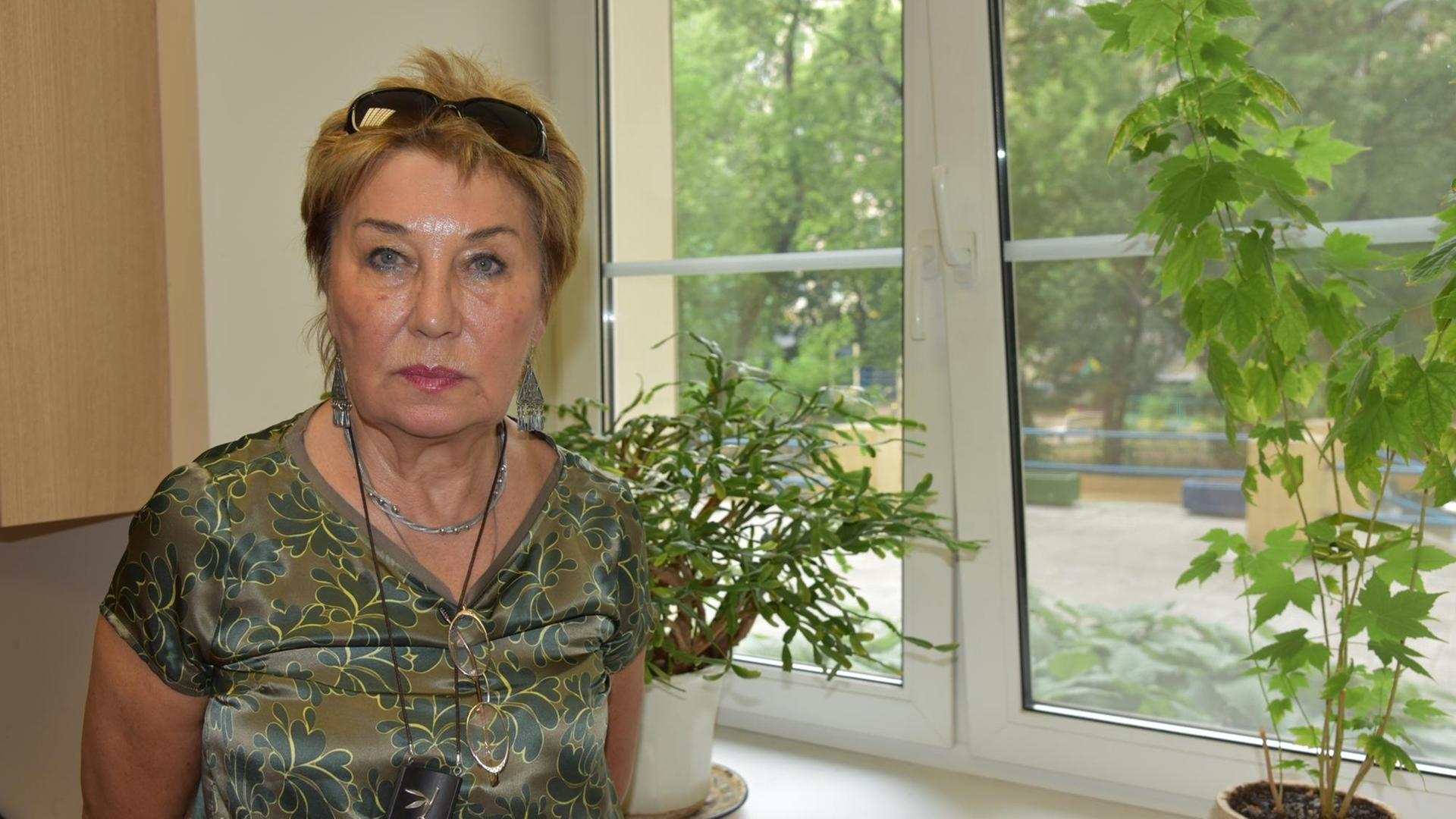 Die russische Menschenrechtlerin Ella Poljakowa, aufgenommen am 26.06.2015 in Moskau, wird mit dem Hessischen Friedenspreis geehrt.