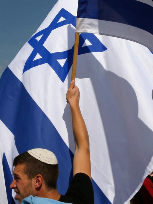 Israelische Fundamentalisten demonstrieren auf dem Tempelberg in Jerusalem