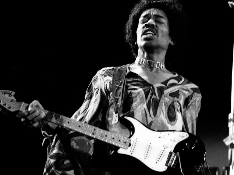 Gitarrist und Sänger Jimi Hendrix beim Isle of Wight-Festival am 30. August 1970.