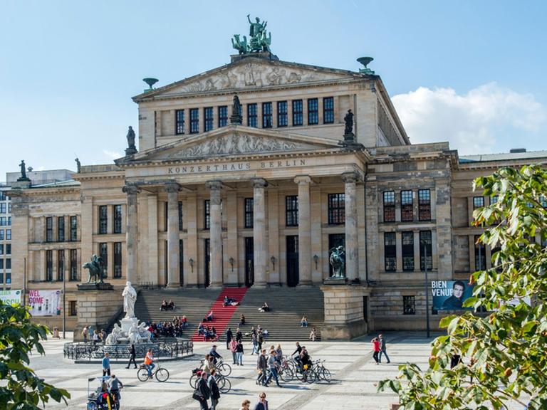 Blick auf die klassizistische Hauptfront des Berliner Konzerthauses 