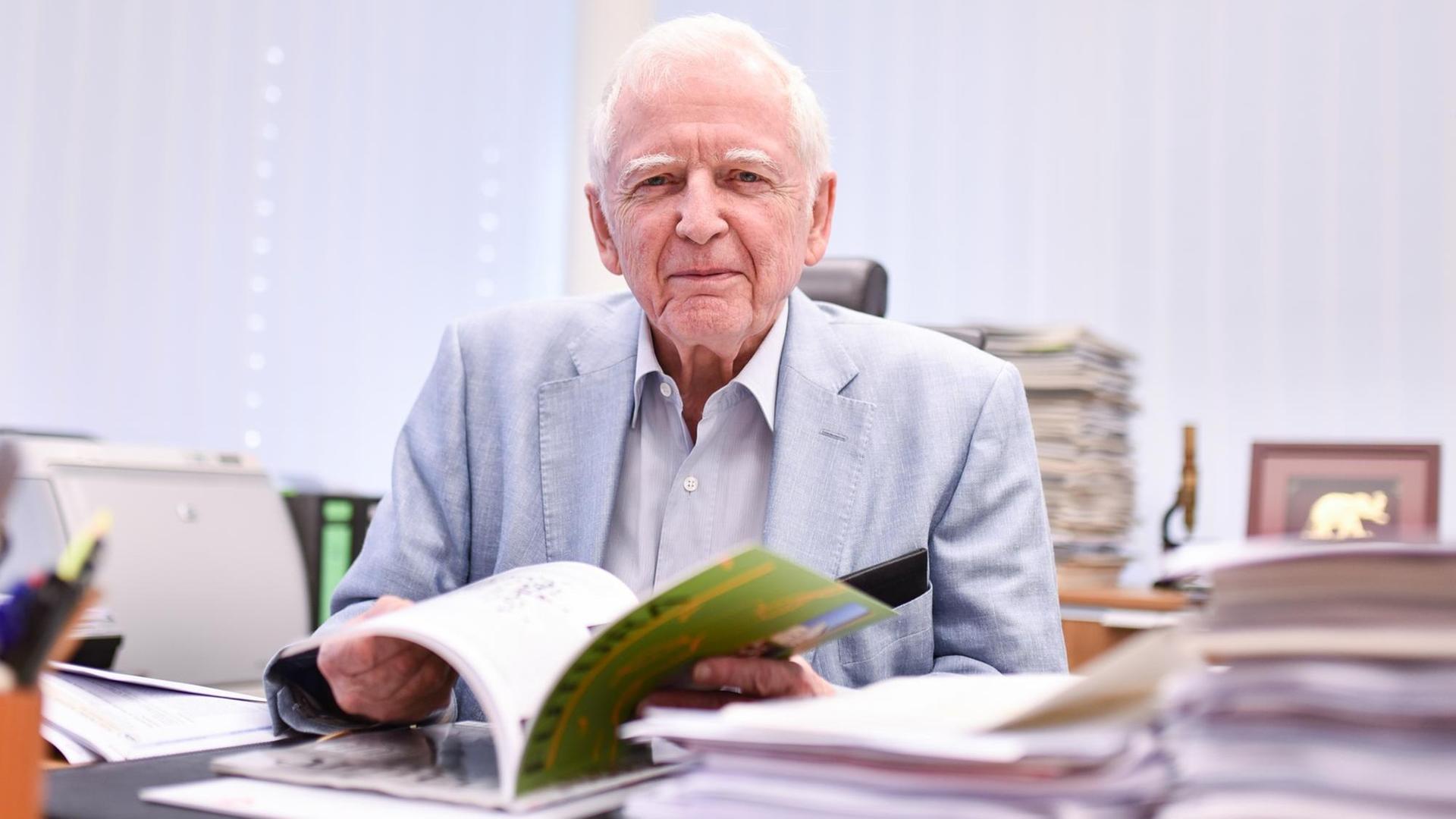 Krebsforschung - Medizin-Nobelpreisträger Harald zur Hausen mit 87 Jahren gestorben