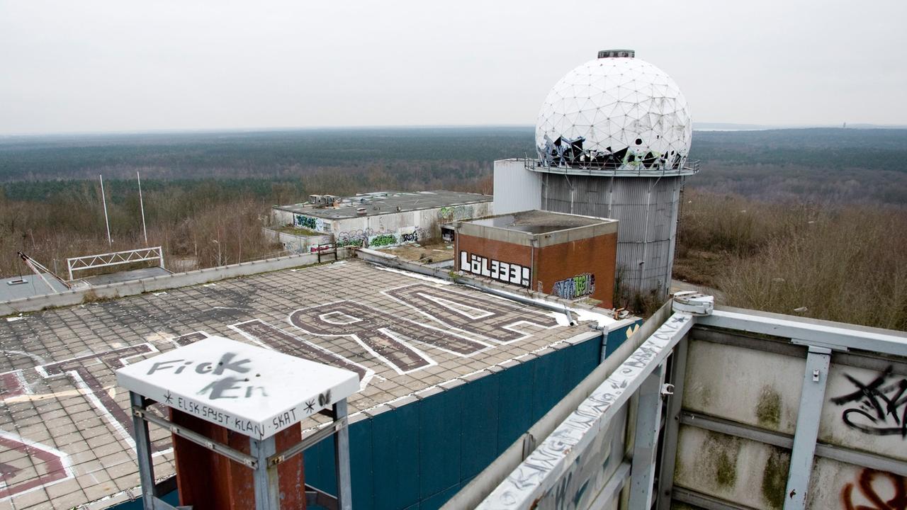 Blick auf die ehemalige Abhörstation auf dem Teufelsberg in Berlin, aufgenommen am 13.02.2011.