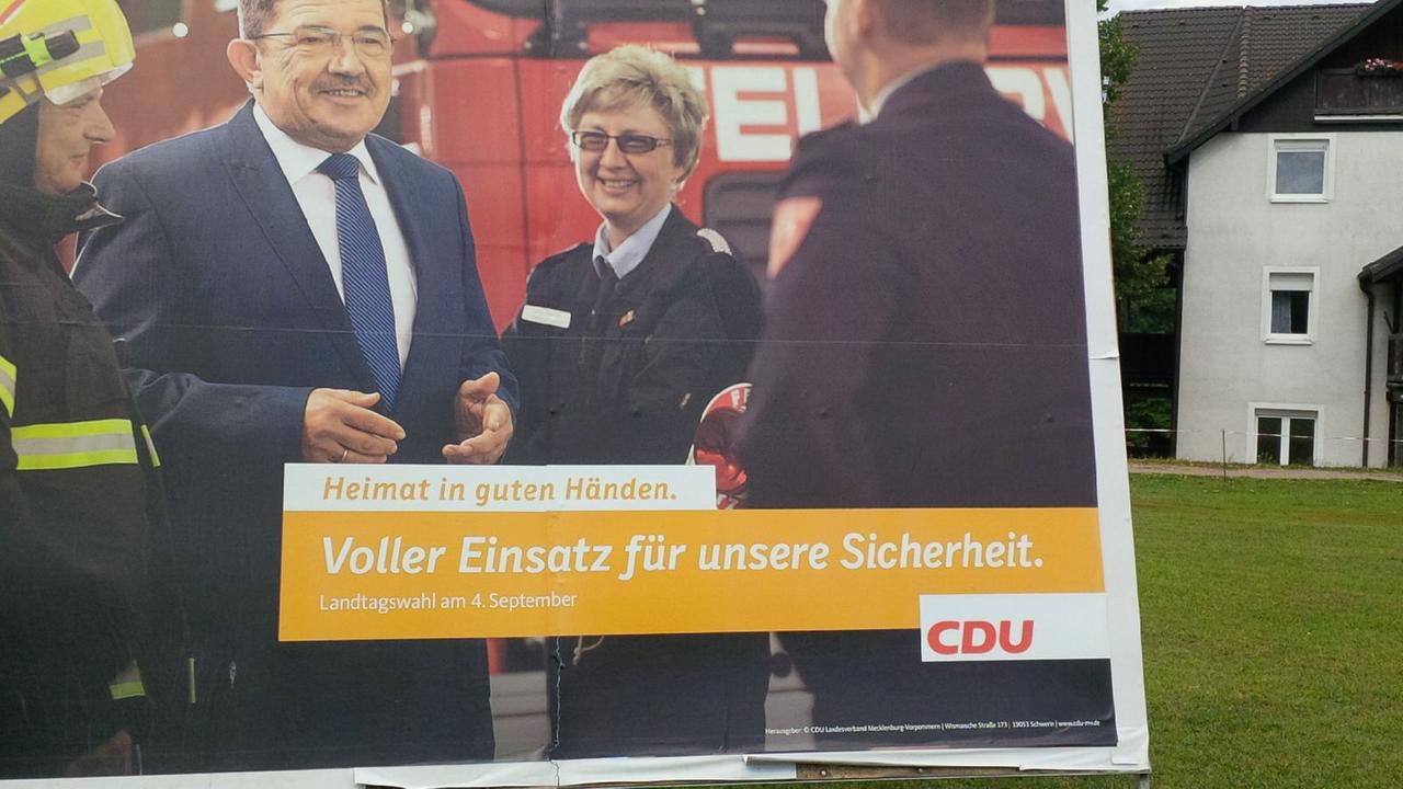 Ein Wahlplakat der CDU in Mecklenburg-Vorpommern wirbt mit dem Slogan "Voller Einsatz für unsere Sicherheit".