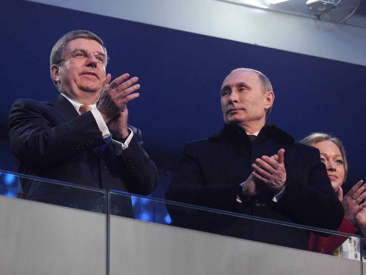 Applaus: Thomas Bach und Wladimir Putin auf der Eröffnungsfeier in Sotschi