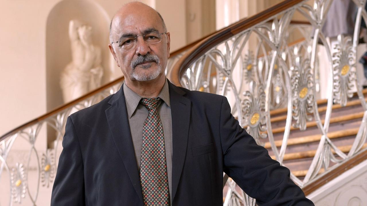S. Mahmoud Hosseini Zad, iranischer Übersetzer und Schriftsteller, bei der Preisverleihung der vom Goethe-Institut vergebenen Goethe-Medaille