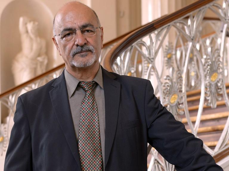 S. Mahmoud Hosseini Zad, iranischer Übersetzer und Schriftsteller, bei der Preisverleihung der vom Goethe-Institut vergebenen Goethe-Medaille