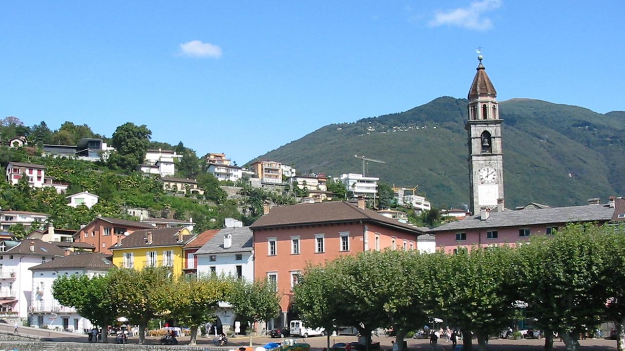 Bliack auf den Hafen von Ascona