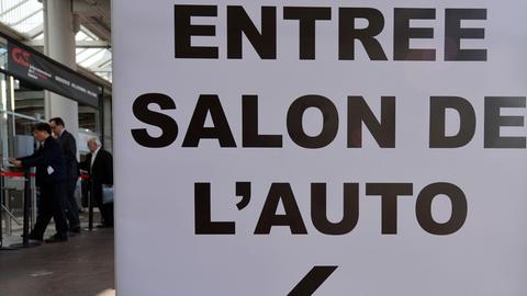 Schild für den Hingang zum Genfer Autosalon.