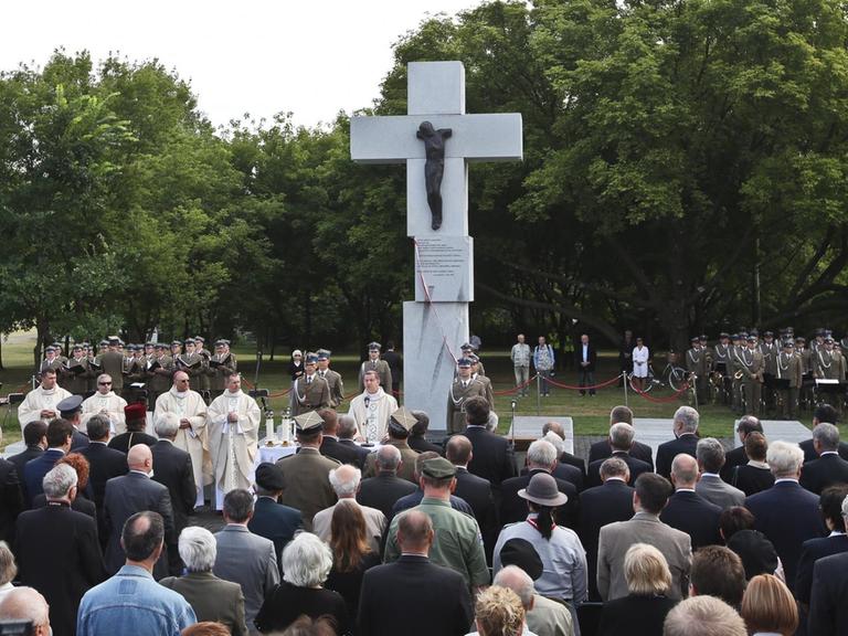 Polen gedenkt der Toten der Wolhynien-Massaker vor 70 Jahren am 11.07.2013