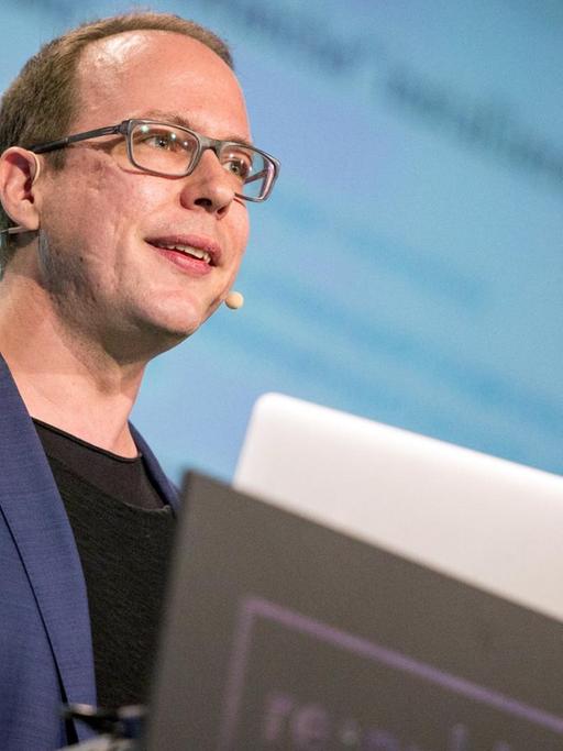 Markus Beckedahl beim Start der 10. Ausgabe der Digitalkonferenz re:publica im Jahr 2016
