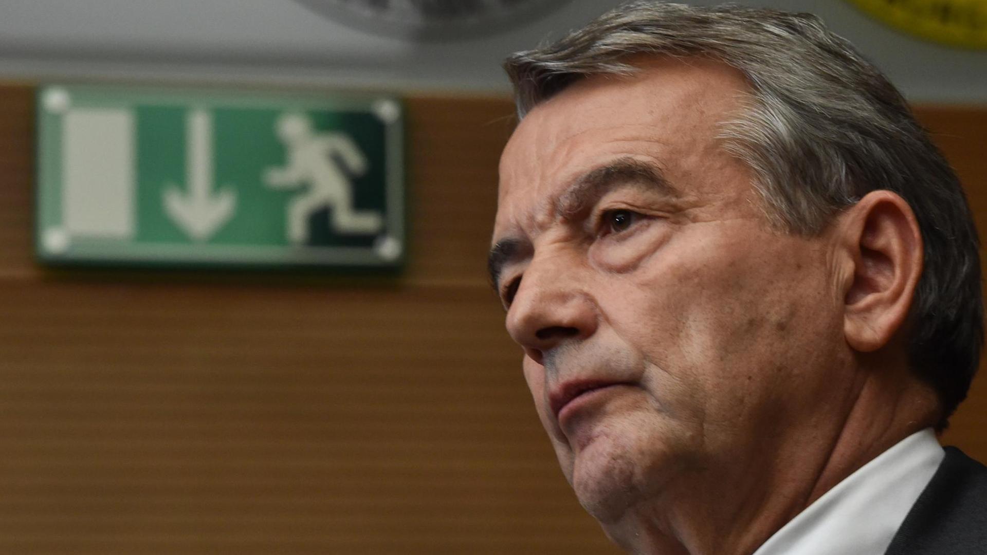 Wolfgang Niersbach während der Präsidiumssitzung in Frankfurt am Main am 09.11.2015.